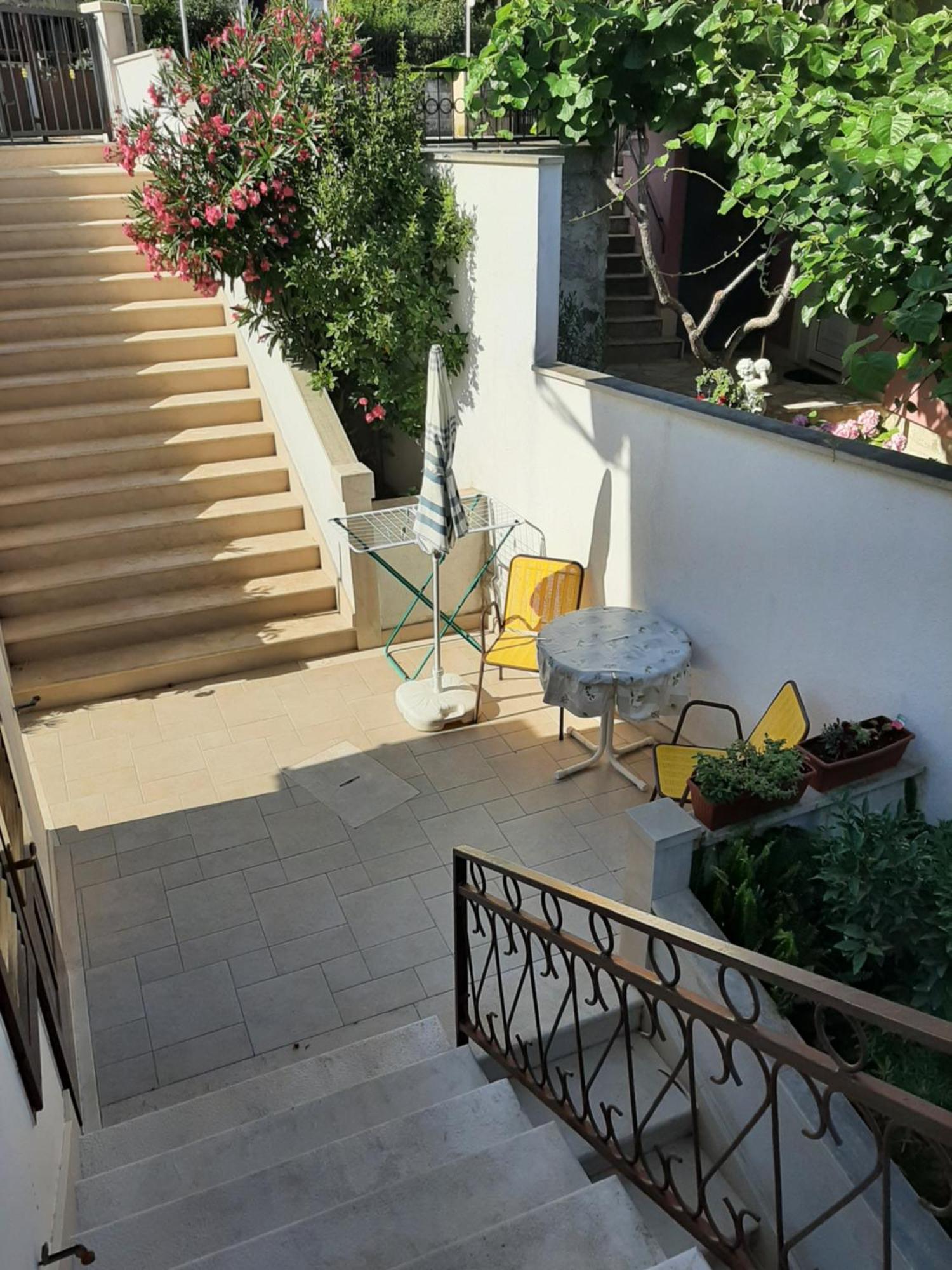 Ferienwohnung App Dujmovic Supetar Exterior foto