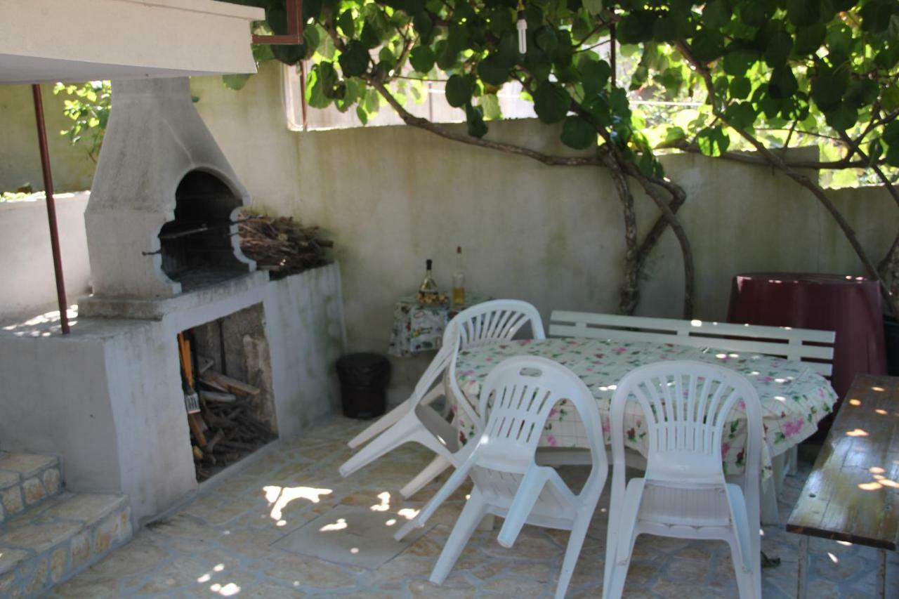 Ferienwohnung App Dujmovic Supetar Exterior foto
