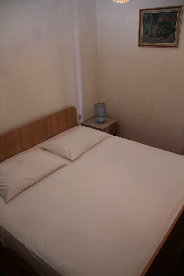 Ferienwohnung App Dujmovic Supetar Exterior foto