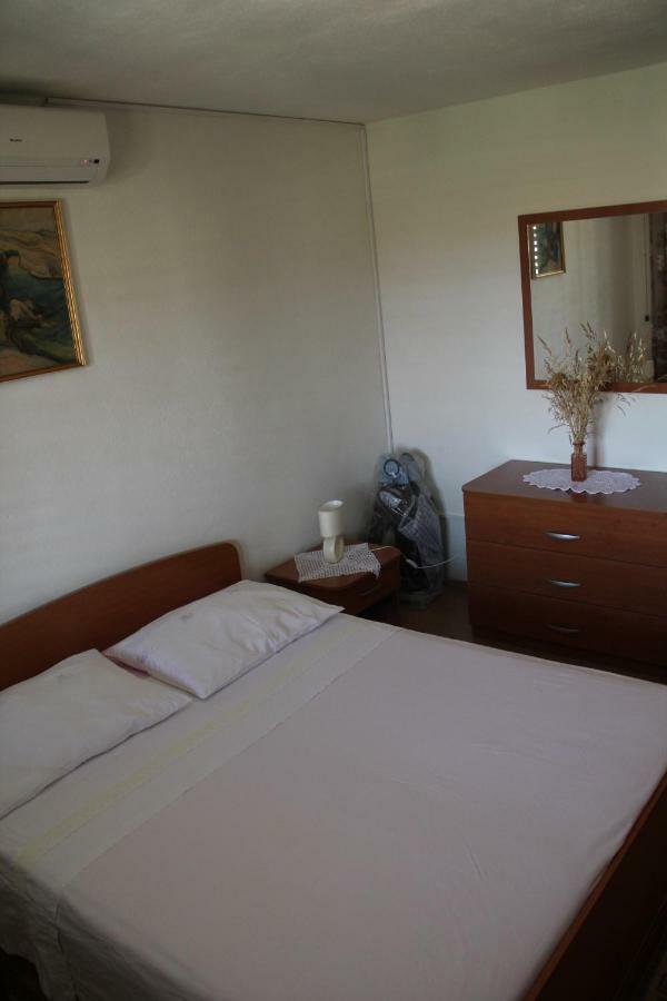 Ferienwohnung App Dujmovic Supetar Exterior foto