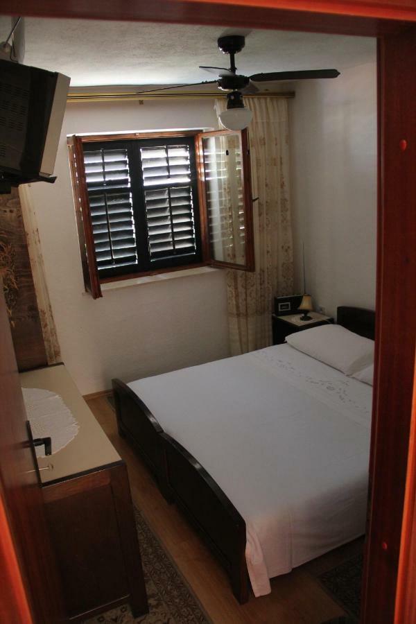 Ferienwohnung App Dujmovic Supetar Exterior foto