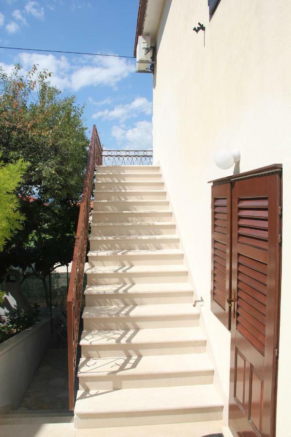 Ferienwohnung App Dujmovic Supetar Exterior foto