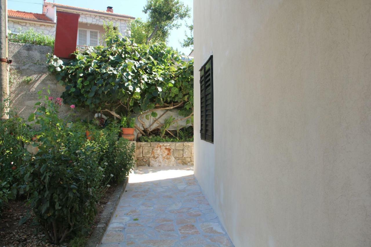 Ferienwohnung App Dujmovic Supetar Exterior foto