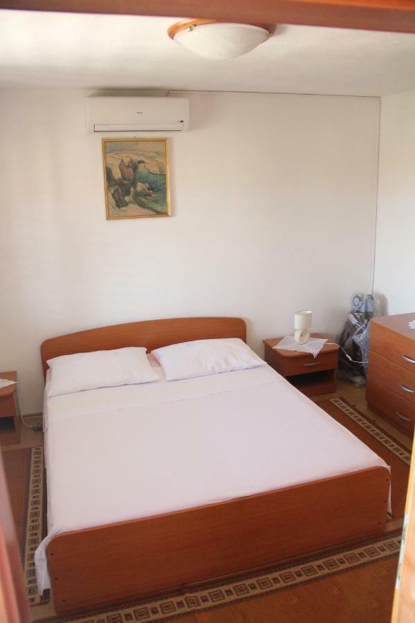 Ferienwohnung App Dujmovic Supetar Exterior foto