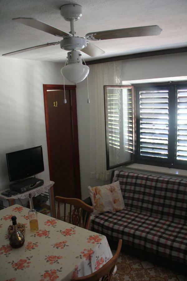 Ferienwohnung App Dujmovic Supetar Exterior foto